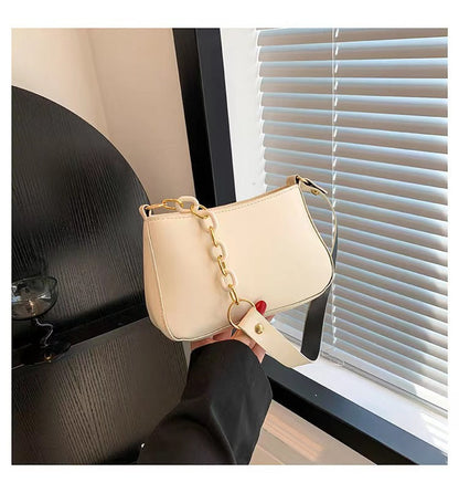 Elegant Shoulder Bag with Chain Strap