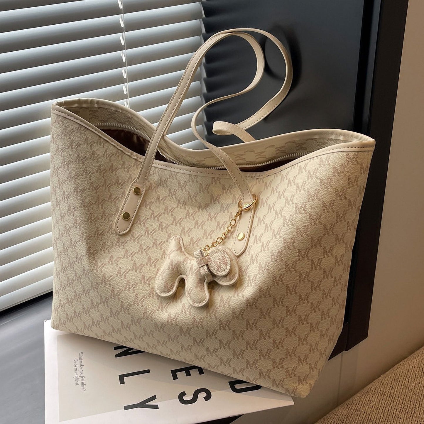 Large Capacity Leather Tote Bag with Dog Keychain