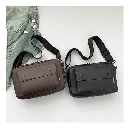 Versatile Sleek & Modern Effortless Casual Messenger Bag w/ Adjustable Strap Front Pocket